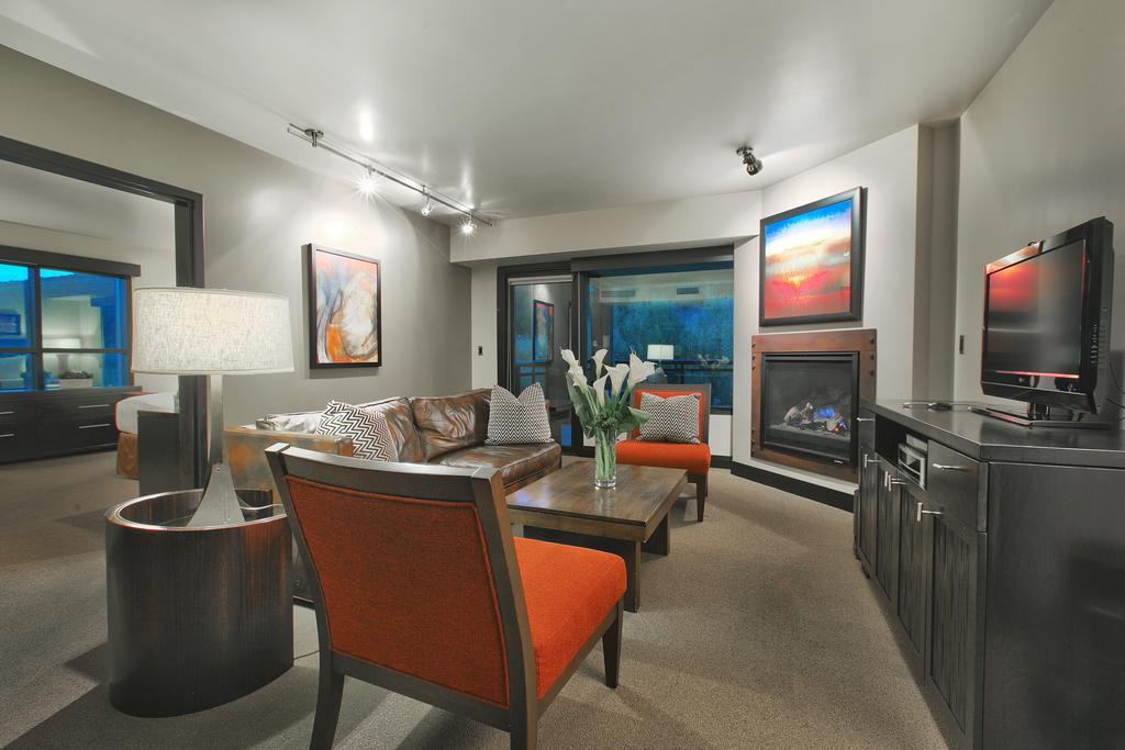 Main & Sky Villa Park City Eksteriør billede