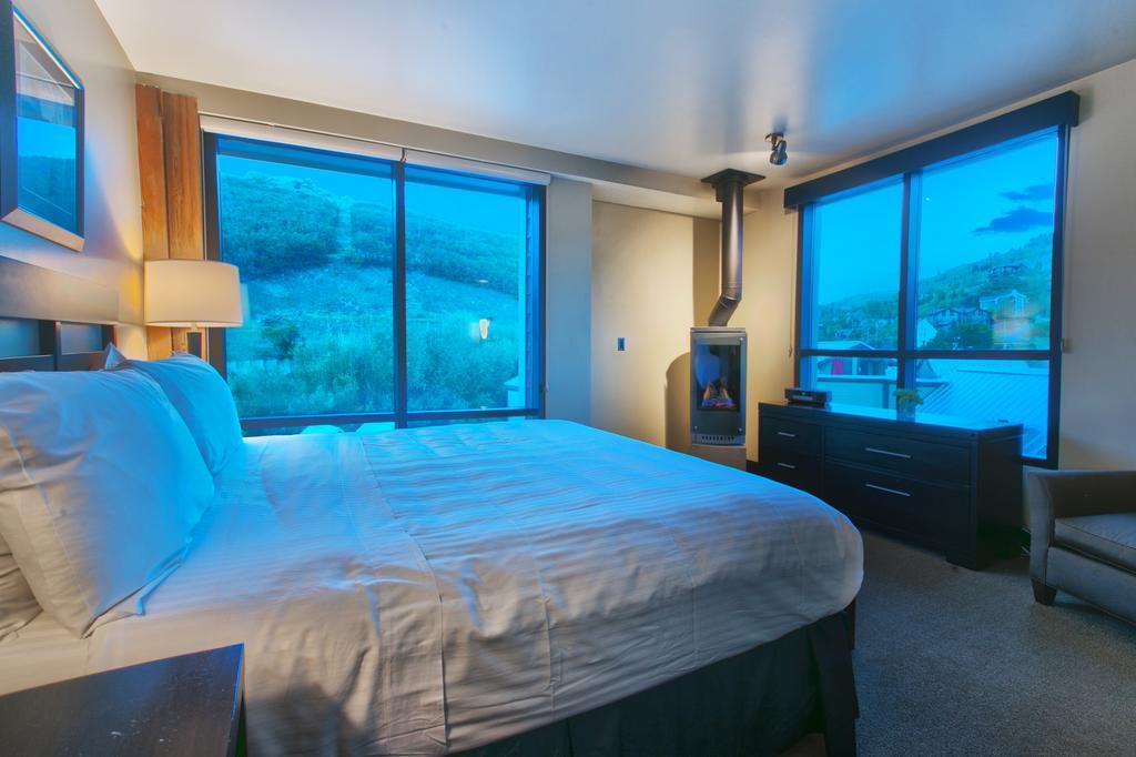 Main & Sky Villa Park City Eksteriør billede